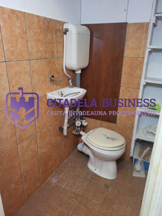 Apartament 4 camere decomandat, centrala pe gaz, zona Casa de Cultură
