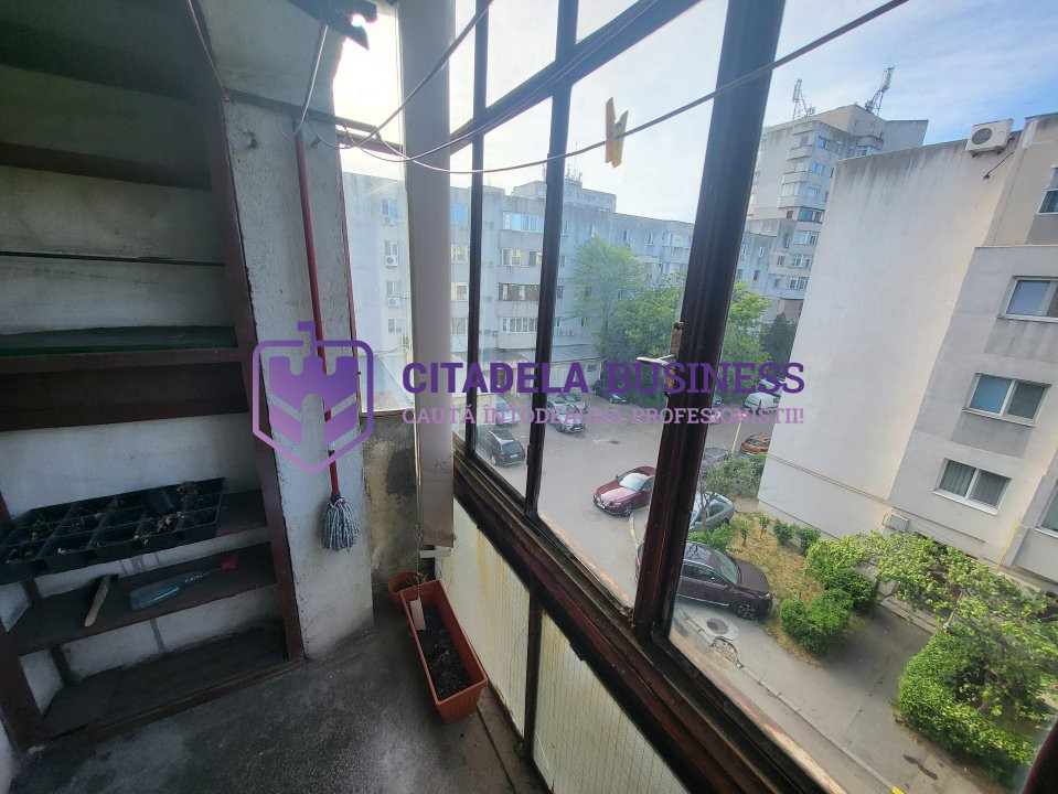 Apartament 4 camere decomandat, centrala pe gaz, zona Casa de Cultură