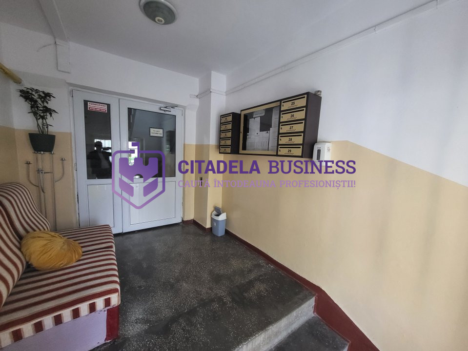 Apartament 4 camere decomandat, centrala pe gaz, zona Casa de Cultură