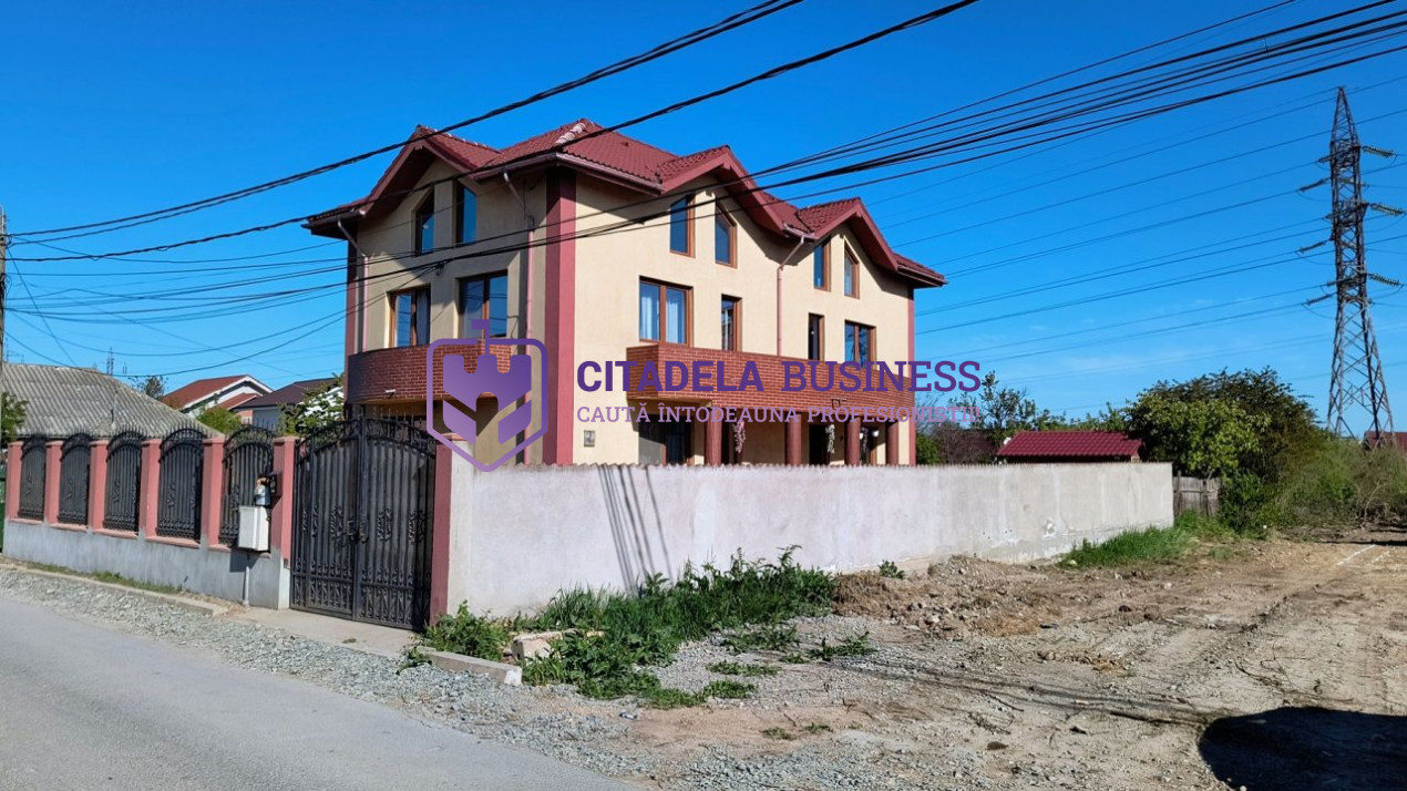 Năvodari | Casă spațioasă cu teren mare