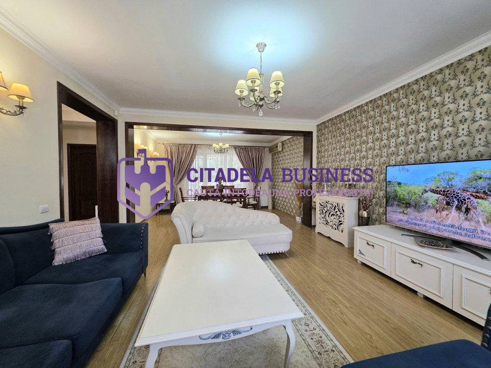 Vila de vanzare - Mamaia Nord, la doar 100 m de plaja