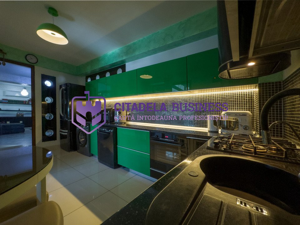 Apartament spatios de 160mp, cu 3 bai si terasa imensa de 50mp in Tomis Plus