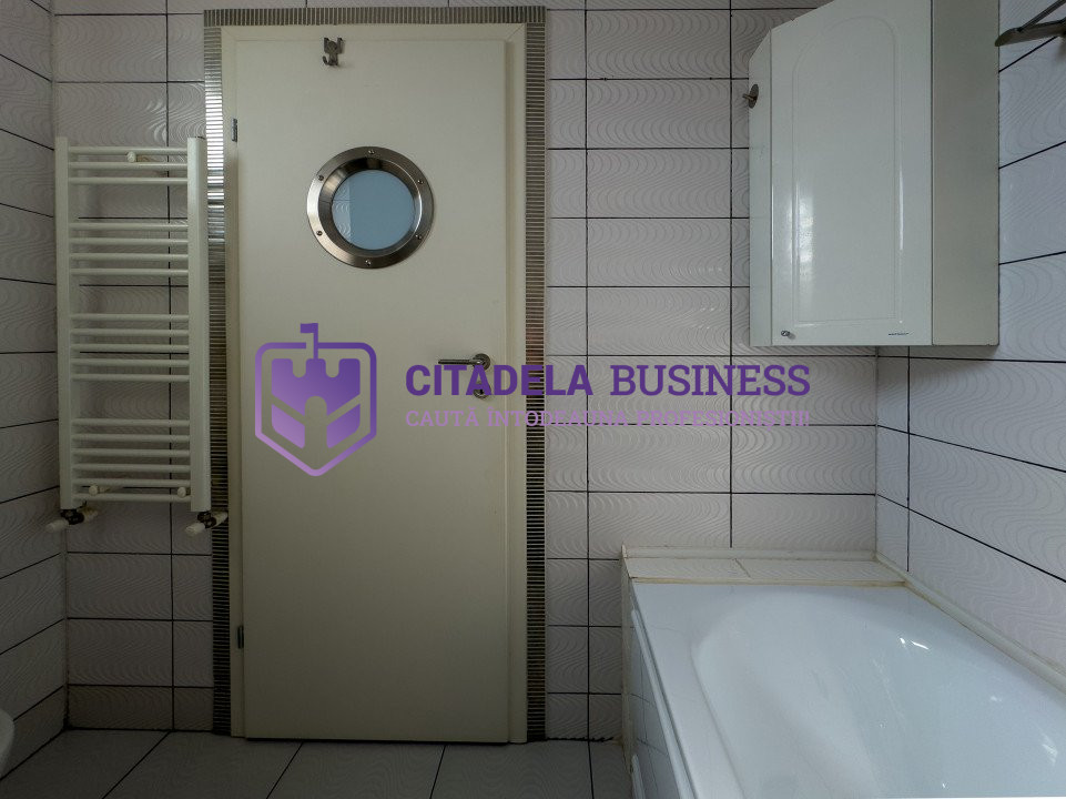 Apartament spatios de 160mp, cu 3 bai si terasa imensa de 50mp in Tomis Plus