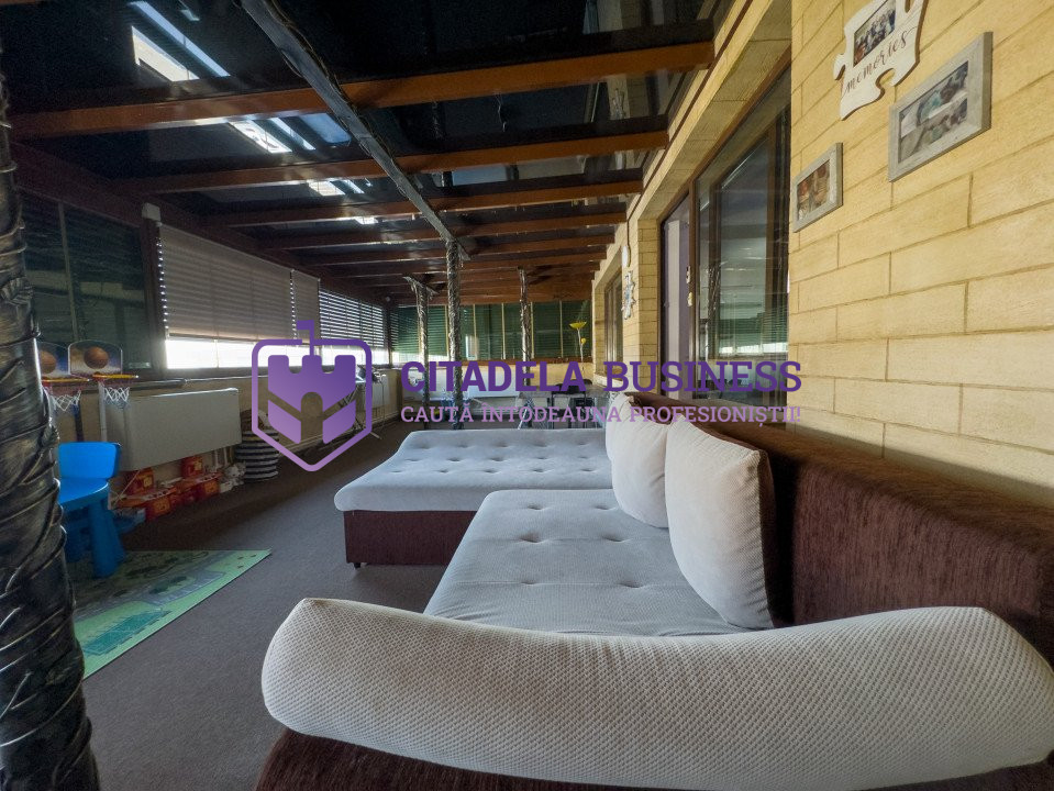 Apartament spatios de 160mp, cu 3 bai si terasa imensa de 50mp in Tomis Plus