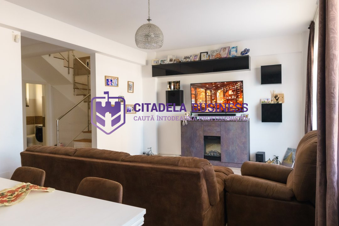 PALAZU MARE -  Vila Duplex cu 4 Camere, Panorama Superba si Curte Amenajata