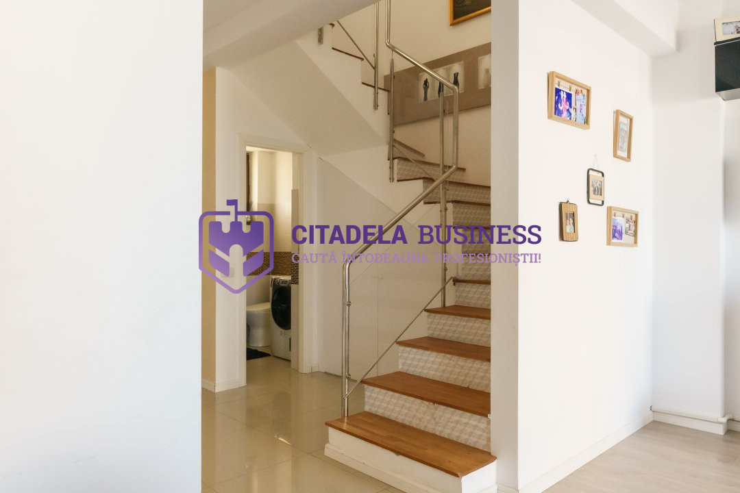PALAZU MARE -  Vila Duplex cu 4 Camere, Panorama Superba si Curte Amenajata