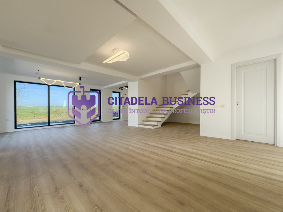 Vila P+1 in Valu lui Traian, pe partea dreapta - Avostar Villas