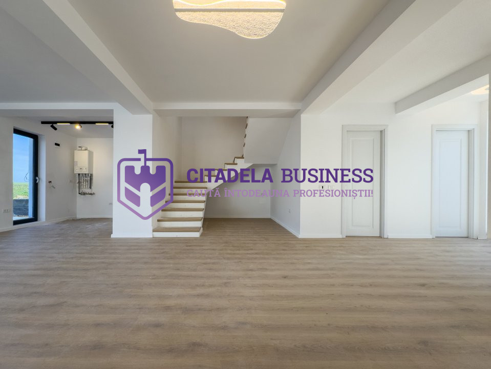 Vila P+1 in Valu lui Traian, pe partea dreapta - Avostar Villas