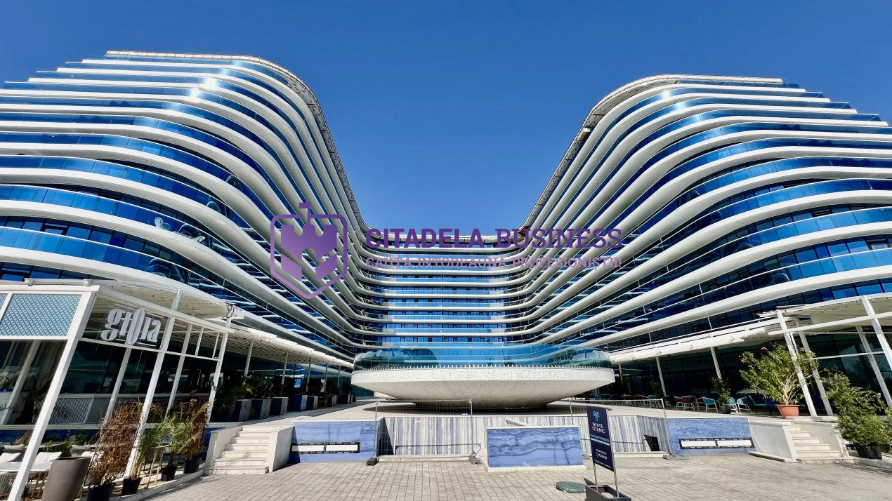 White Titanic apartament cu 3 camere vedere la MARE MOBILAT și utilat
