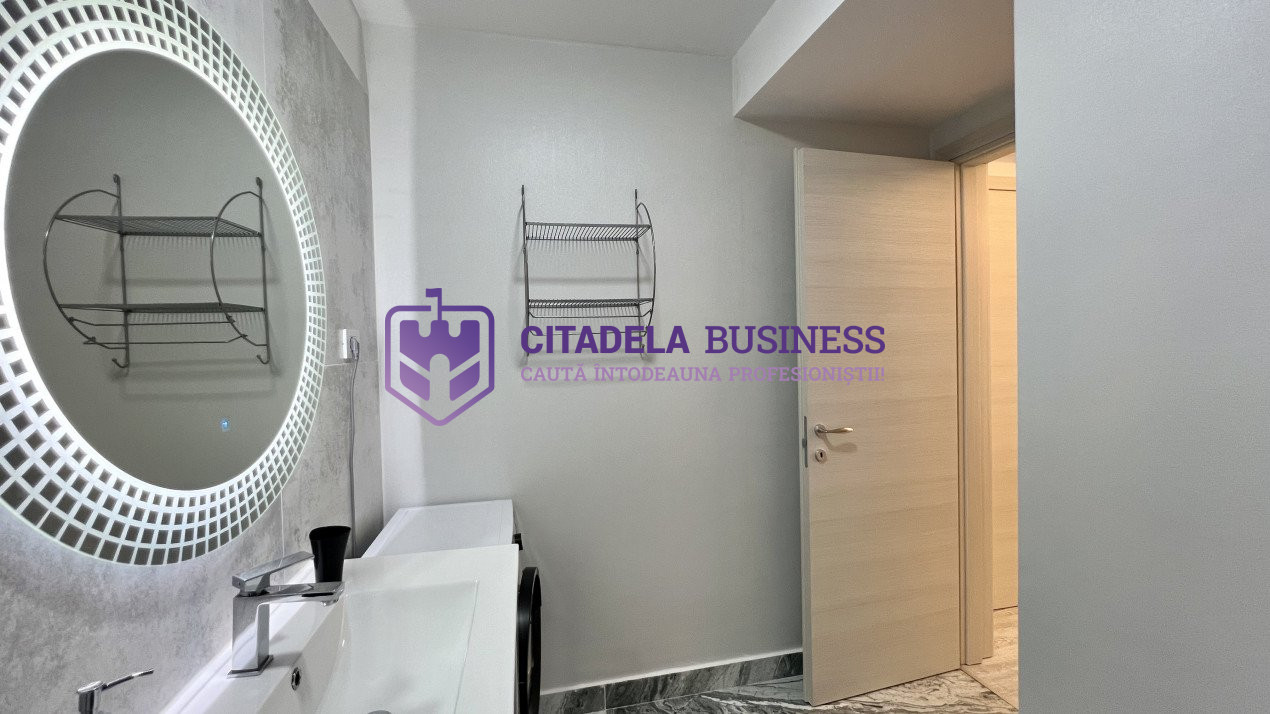 White Titanic apartament cu 3 camere vedere la MARE MOBILAT și utilat