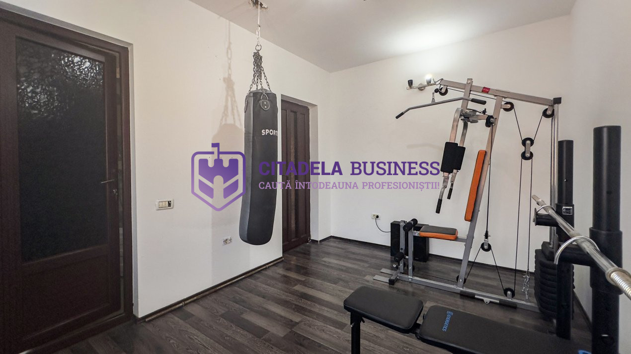 Vila D+P+1E cu 7 camere in Eforie Nord - ideal investiție 