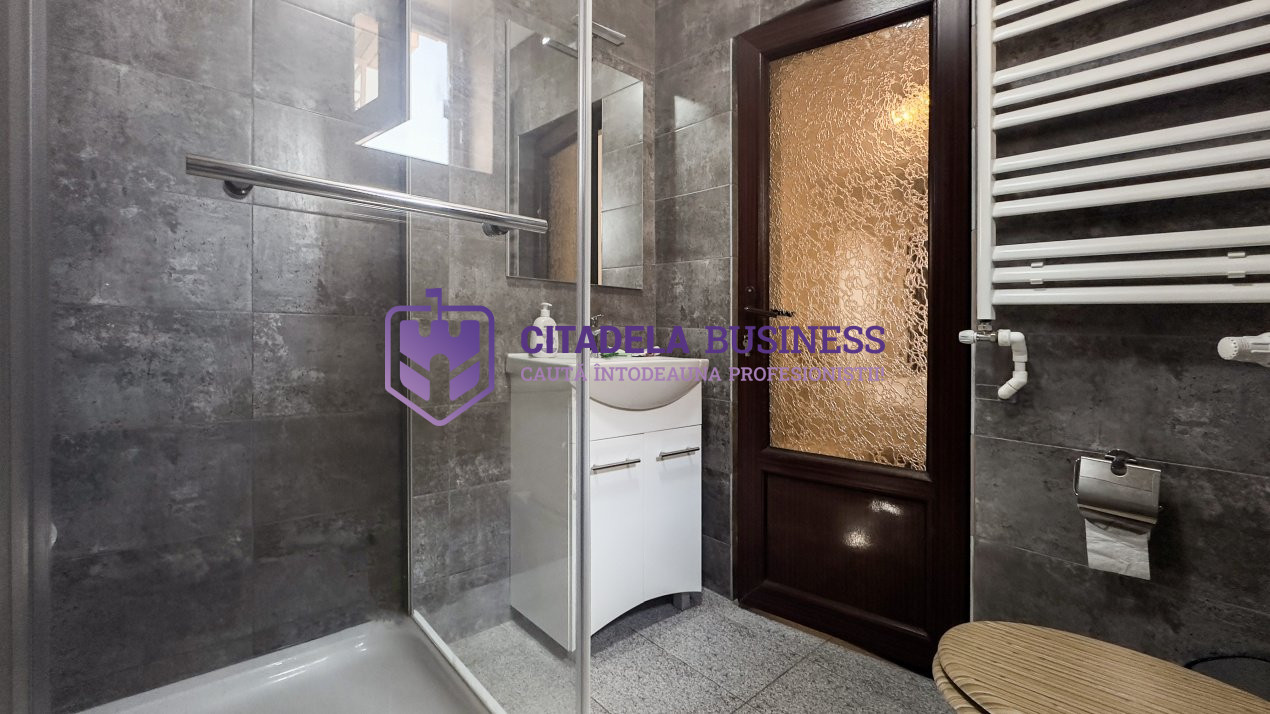 Vila D+P+1E cu 7 camere in Eforie Nord - ideal investiție 