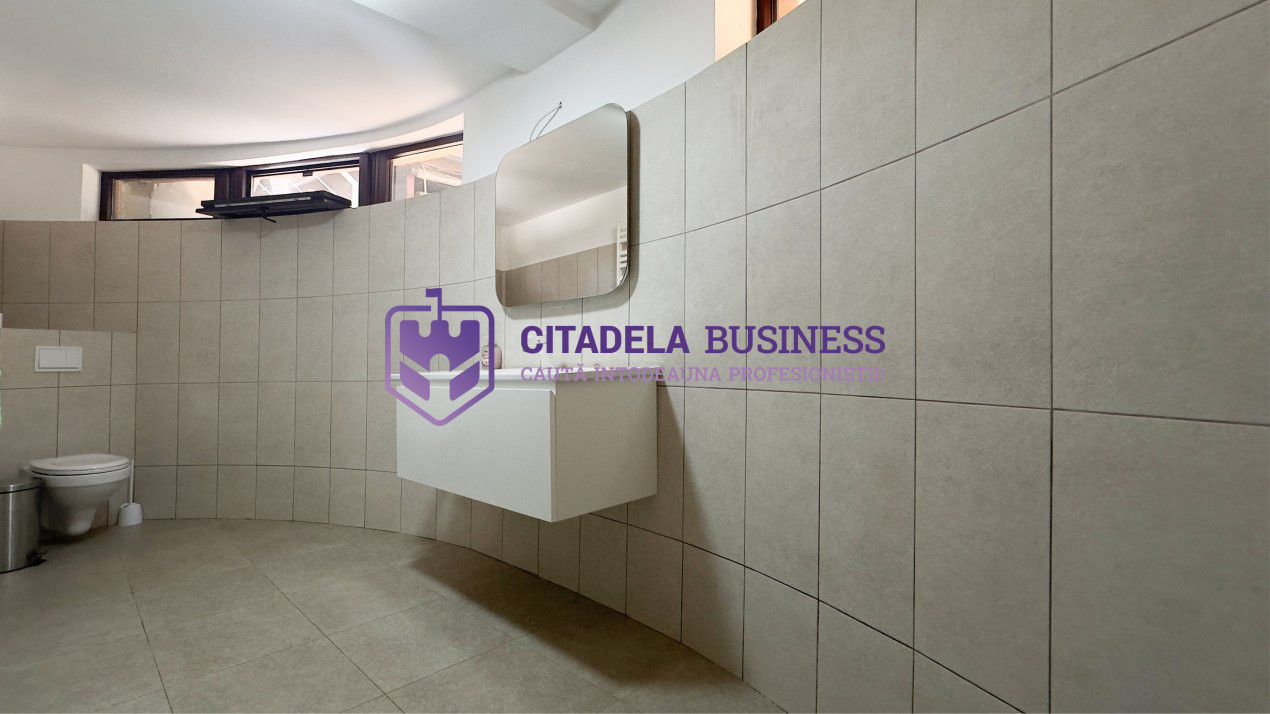 Vila D+P+1E cu 7 camere in Eforie Nord - ideal investiție 