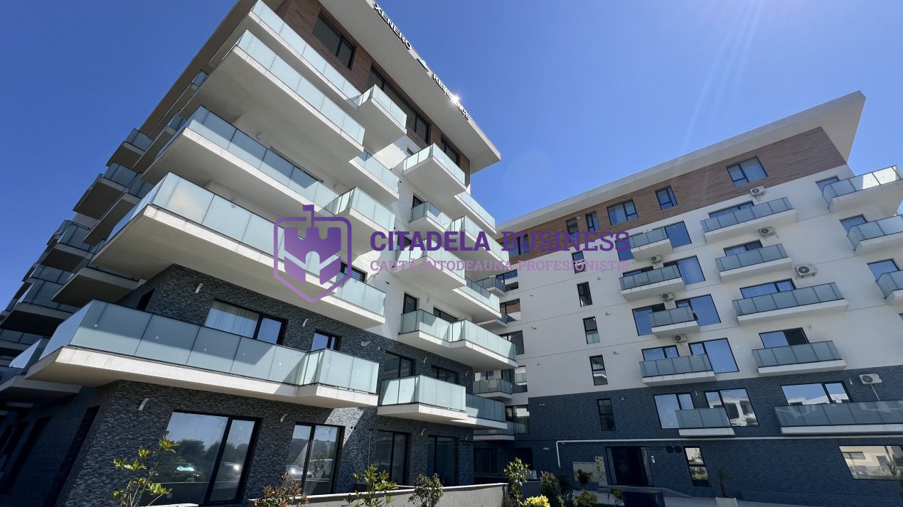 Apartament decomandat cu bucatarie inchisa, luminos, piscina
