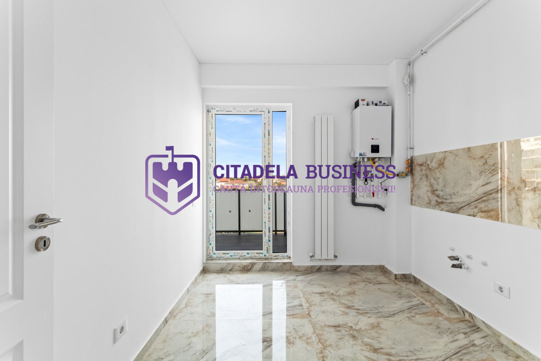 Apartament decomandat cu bucatarie inchisa, luminos, piscina