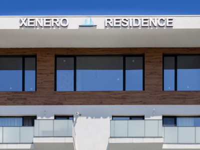 Apartament cu vederea spre curtea interioara si spre PISCINA