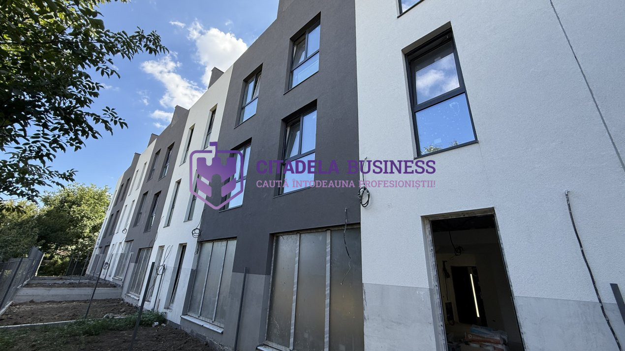 Townhouse P+2+3r terasa, 5 camere, in Kamsas, zona de case, finalizata