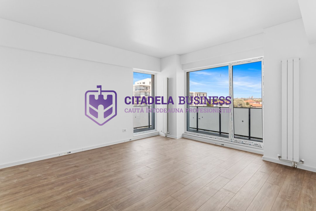 Apartament decomandat cu bucatarie inchisa, luminos, piscina