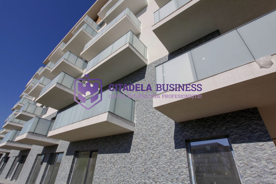 Apartament decomandat cu bucatarie inchisa, luminos, piscina