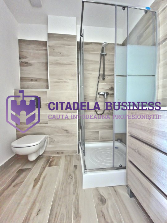 Vedere unică la mare și lac! Apartament spațios cu 4 camere în Marina surf