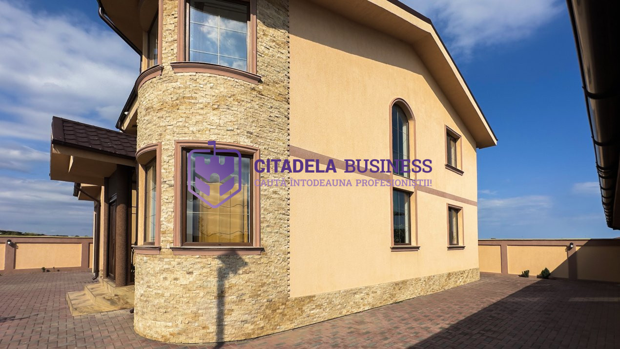 Vila cu 5 camere in Constanta-mobilata si utilata modern, independentă energetic