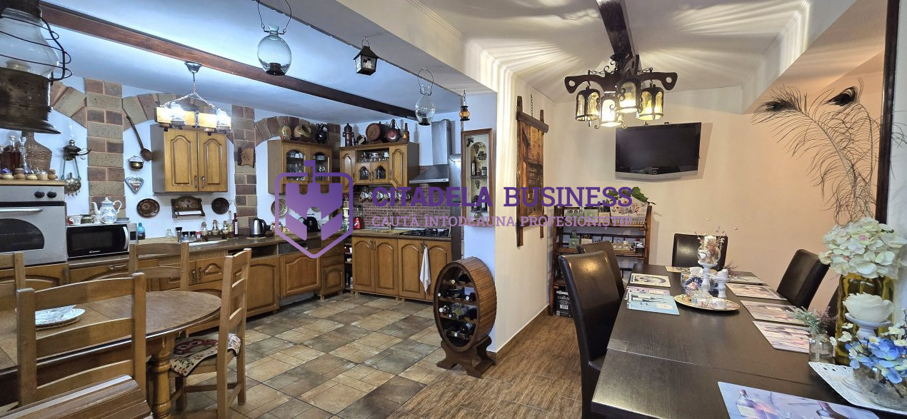 Pensiune 17 camere în Eforie Nord – afacere de familie, gata de exploatare