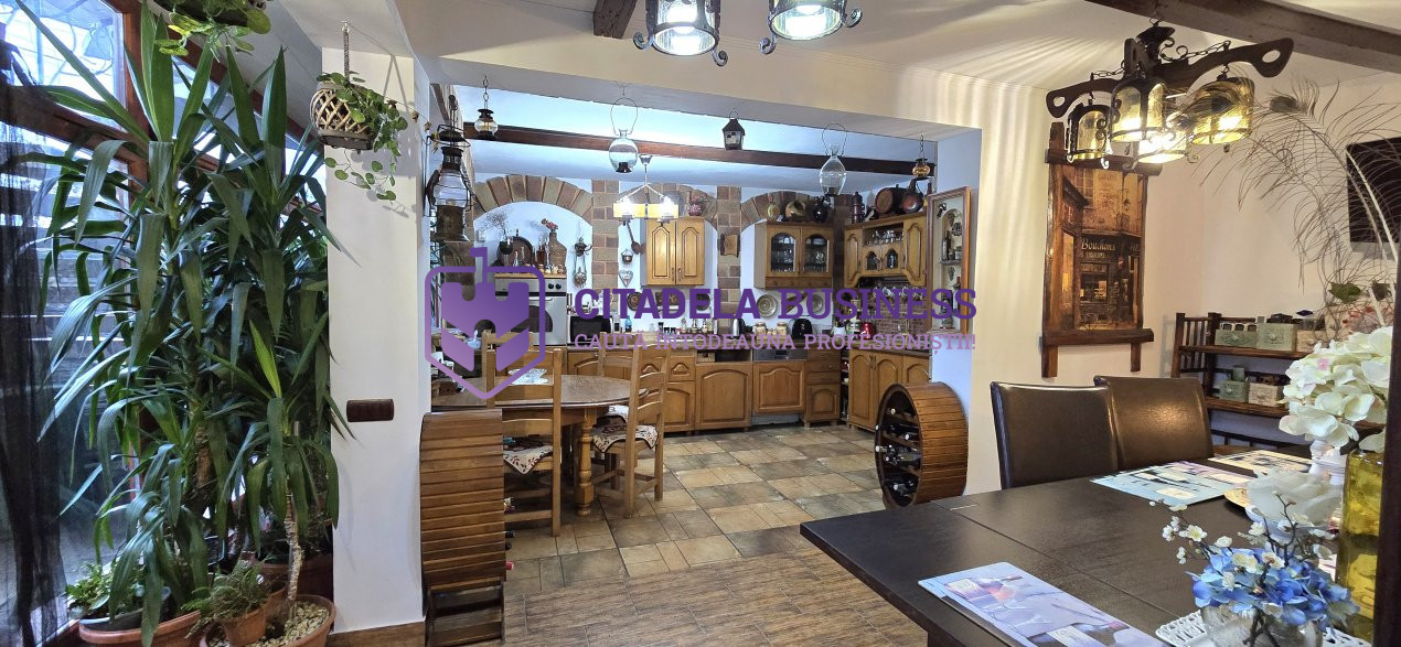 Pensiune 17 camere în Eforie Nord – afacere de familie, gata de exploatare