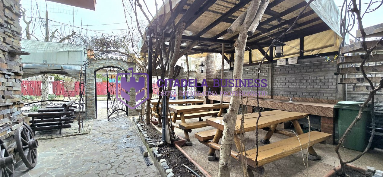 Pensiune 17 camere în Eforie Nord – afacere de familie, gata de exploatare