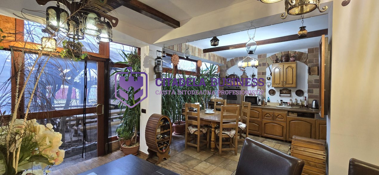 Pensiune 17 camere în Eforie Nord – afacere de familie, gata de exploatare