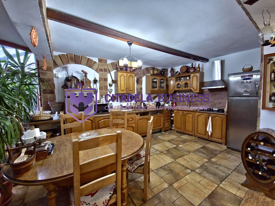 Pensiune 17 camere în Eforie Nord – afacere de familie, gata de exploatare