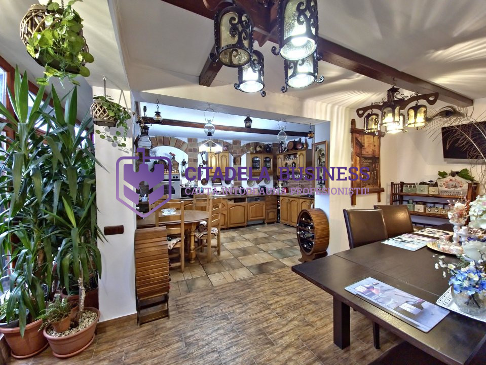 Pensiune 17 camere în Eforie Nord – afacere de familie, gata de exploatare