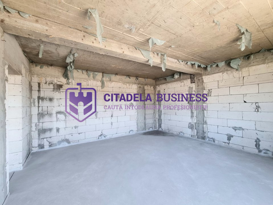 Casa P+1 in Navodari, cartier Midia Sat, vedere spre Lacul Tasaul 