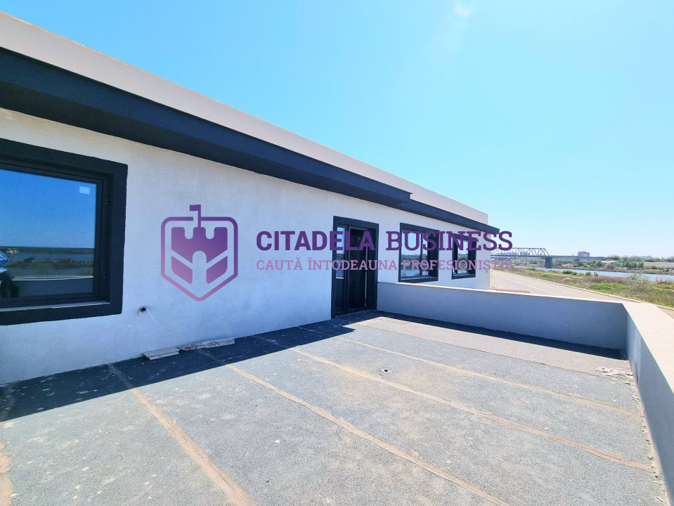 Casa P+1 in Navodari, cartier Midia Sat, vedere spre Lacul Tasaul 