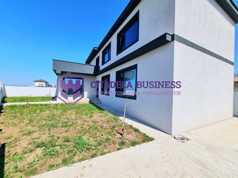 Casa P+1 in Navodari, cartier Midia Sat, vedere spre Lacul Tasaul 