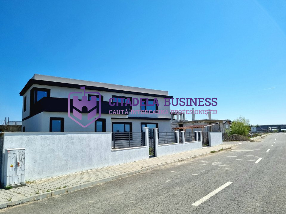 Casa P+1 in Navodari, cartier Midia Sat, vedere spre Lacul Tasaul 