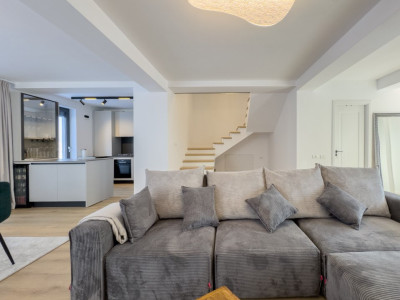 Vila P+1 in Valu lui Traian, pe partea dreapta - Avostar Villas