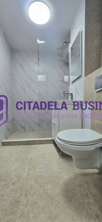 Apartament 4 camere renovat 2025 în Poarta 6 – decomandat, 2 băi, etaj 3