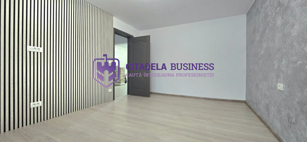 Apartament 4 camere renovat 2025 în Poarta 6 – decomandat, 2 băi, etaj 3