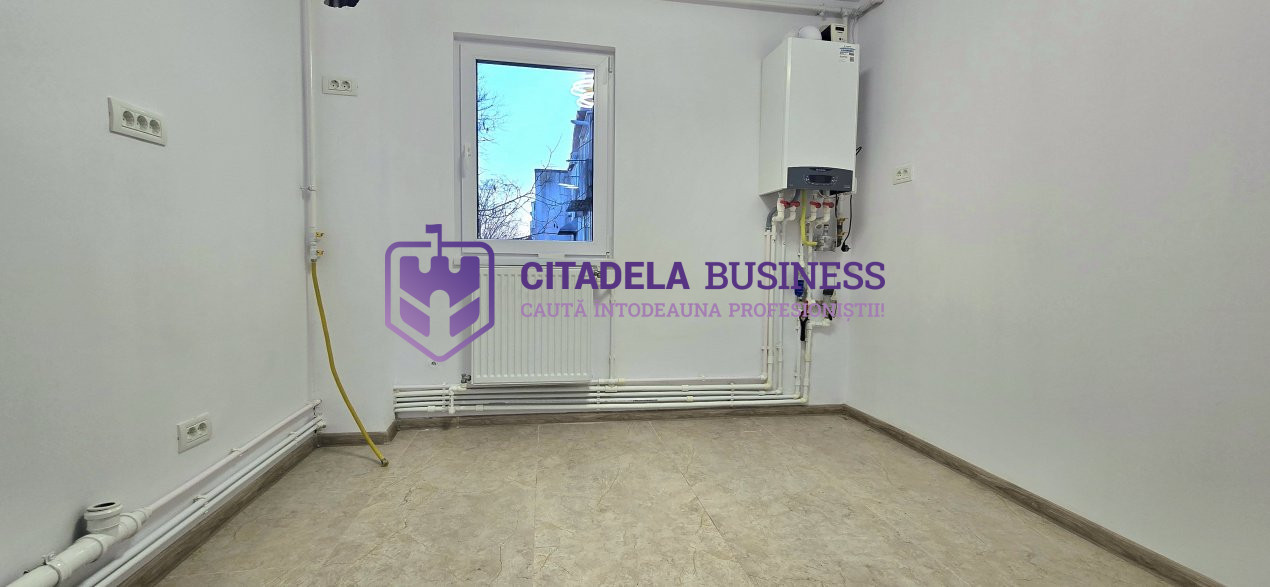 Apartament 4 camere renovat 2025 în Poarta 6 – decomandat, 2 băi, etaj 3