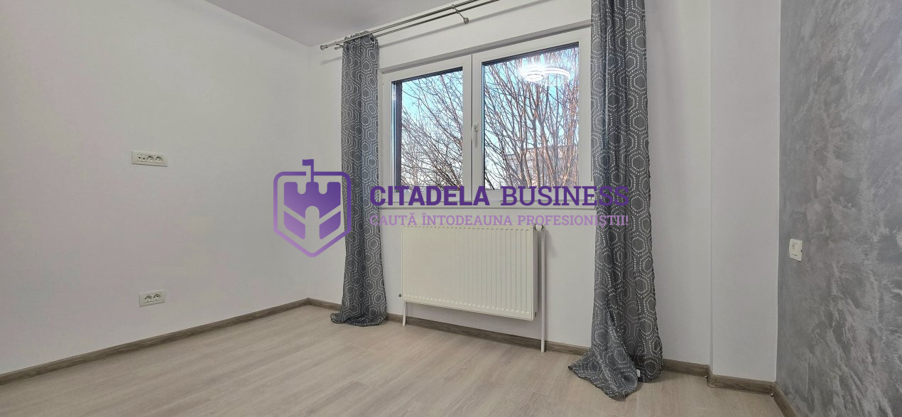 Apartament 4 camere renovat 2025 în Poarta 6 – decomandat, 2 băi, etaj 3