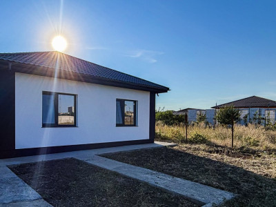 Casă nouă cu 4 camere, teren 491 mp – La Alb - Cumpăna - cartier nou 