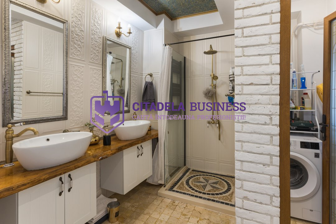 Apartament exclusivist cu 4 camere în Piața Ovidiu  Vedere panoramică la mare