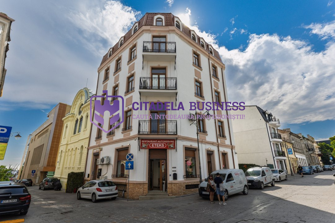 Apartament exclusivist cu 4 camere în Piața Ovidiu  Vedere panoramică la mare