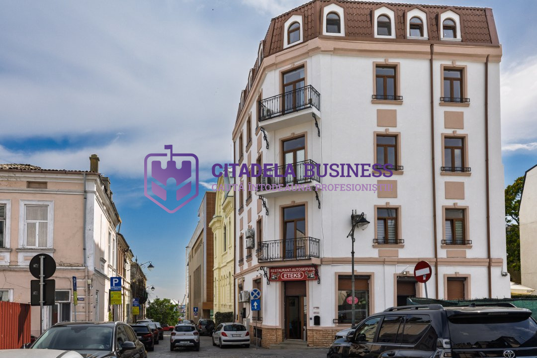 Apartament exclusivist cu 4 camere în Piața Ovidiu  Vedere panoramică la mare